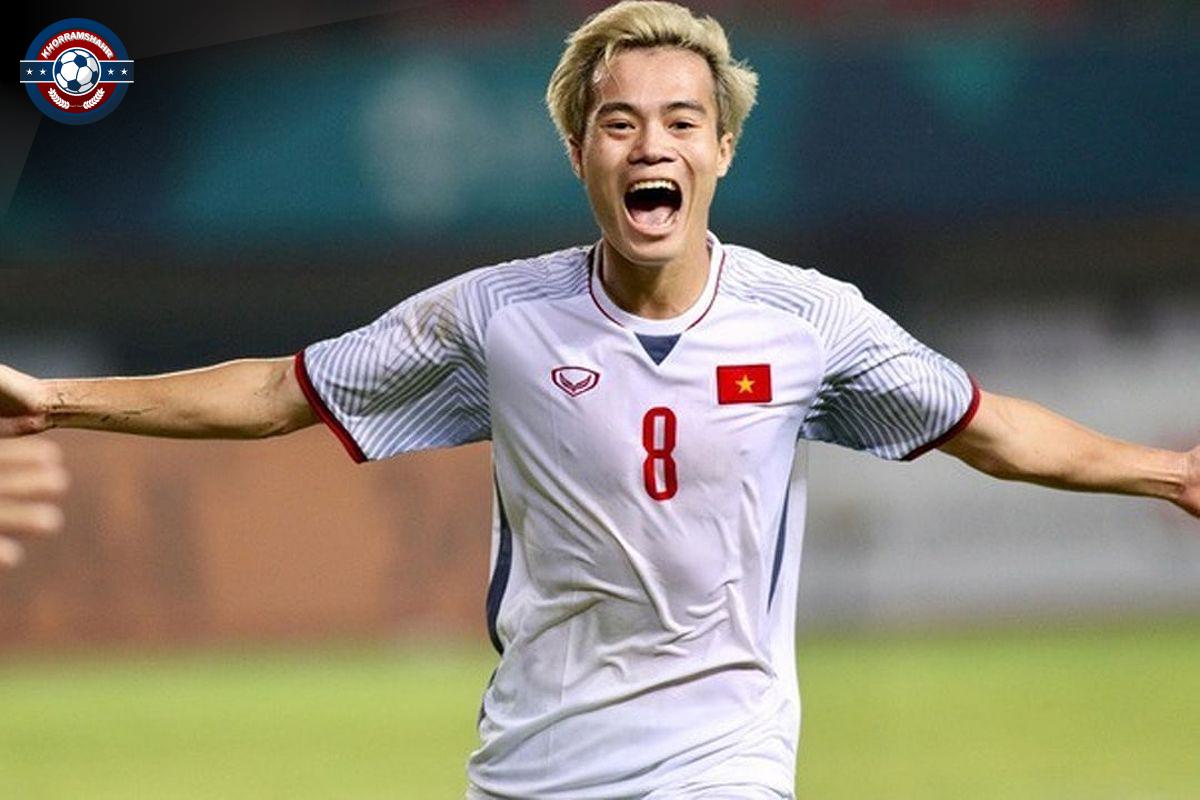 Sự Nghiệp Chuyên Nghiệp: Từ V-League Đến Đội Tuyển Quốc Gia