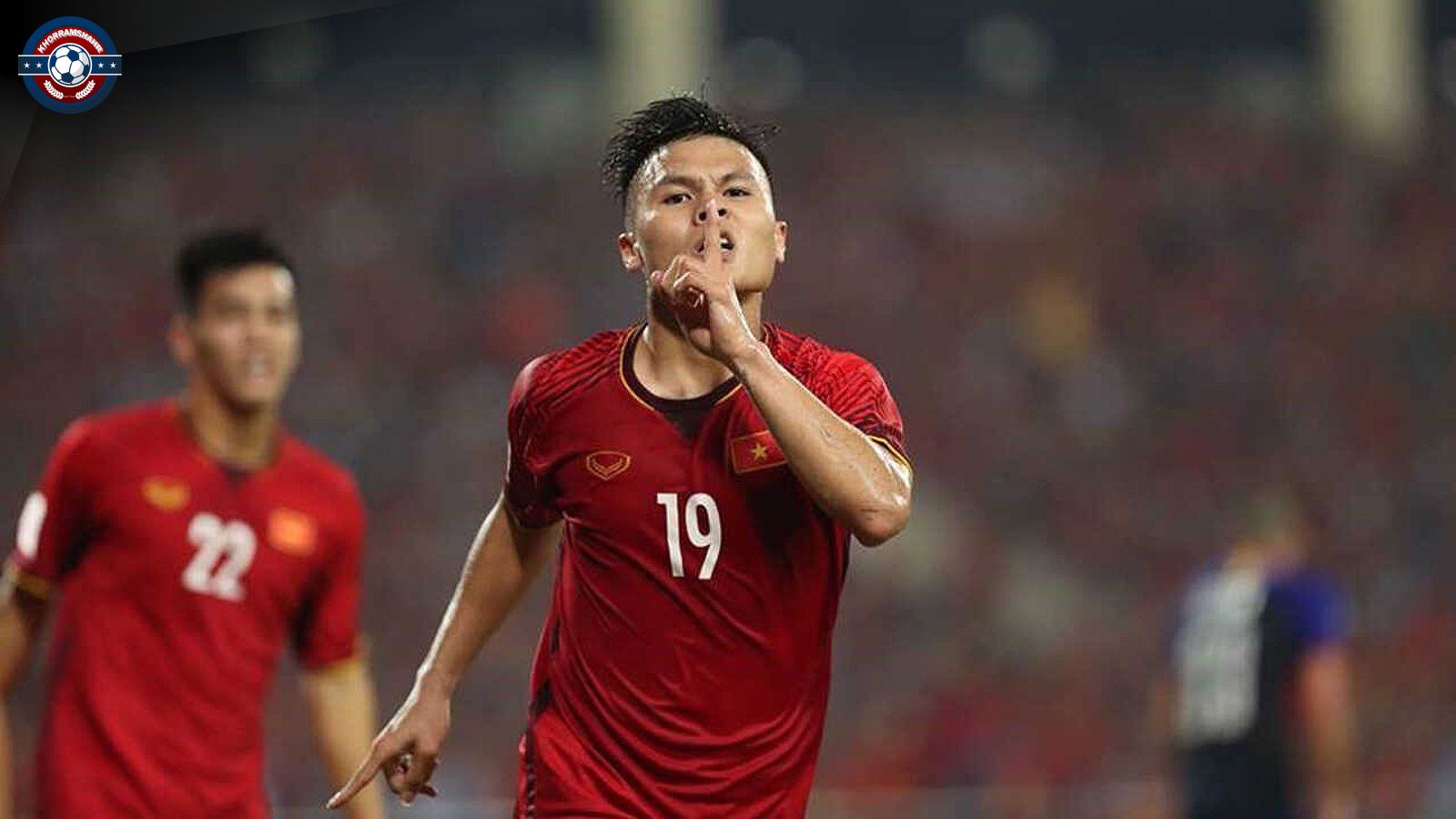 Sự Nghiệp Câu Lạc Bộ: Từ V-League Đến Ligue 2 và Trở Về